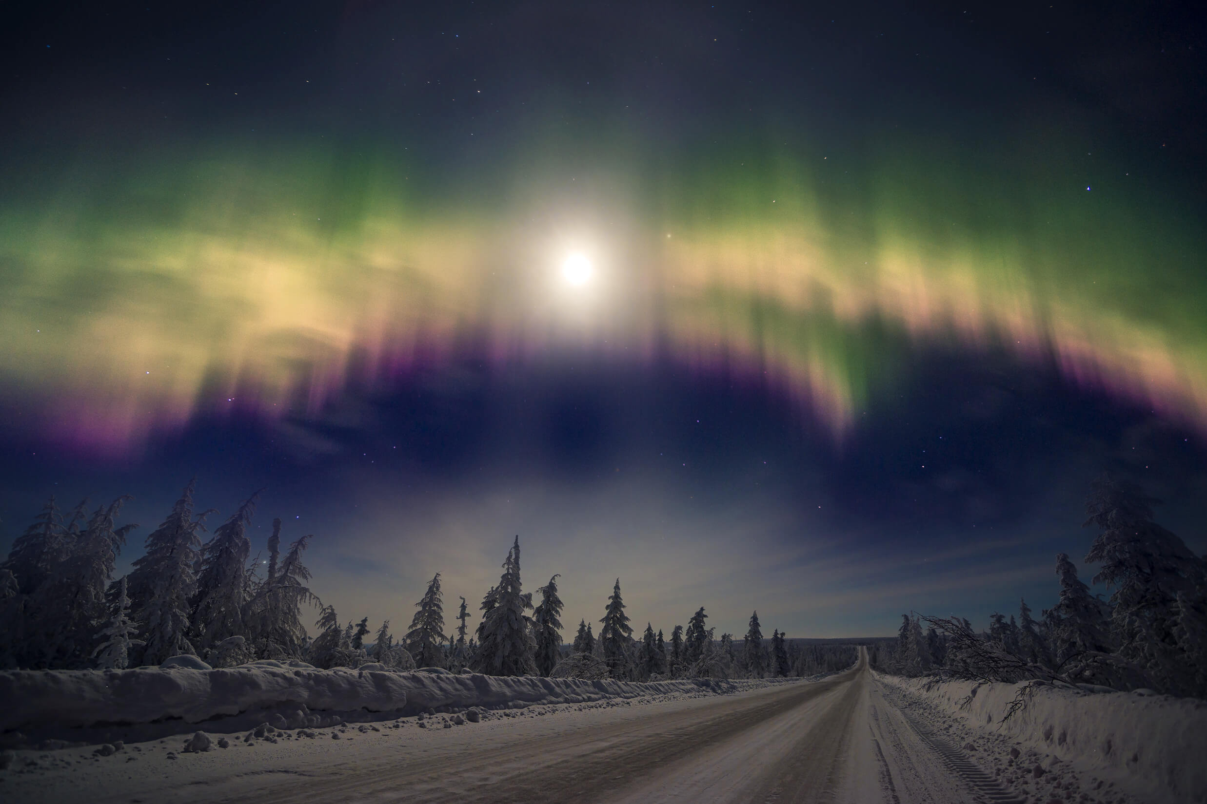 Does A Full Moon Lower Your Chances Of Seeing The Northern Lights