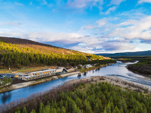 Arctic Wilderness Lodge - Travel with Off The Map