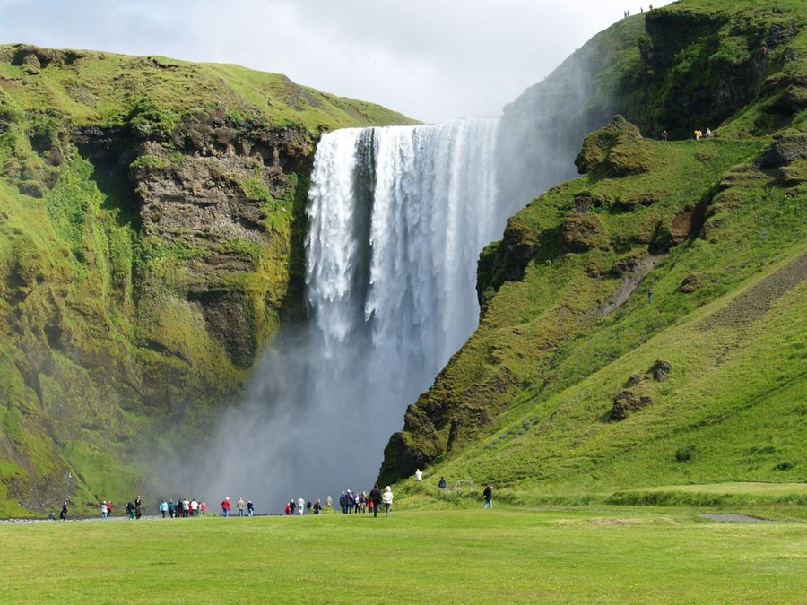 Chasing Waterfalls and Northern - Skogafoss Fra Markadsstofu2013