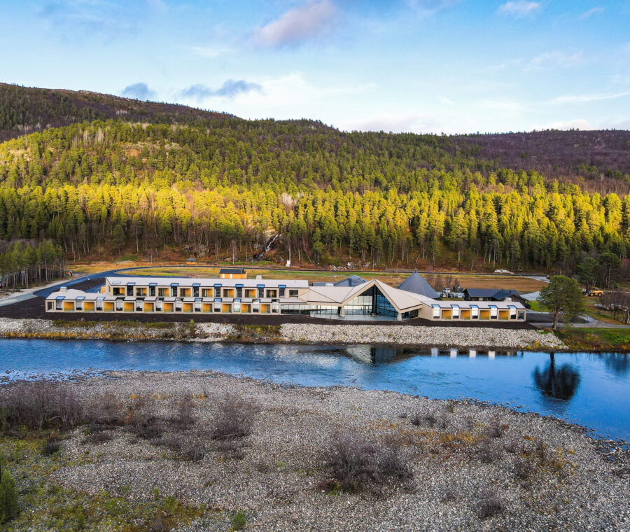 Arctic Wilderness Lodge - Travel with Off The Map