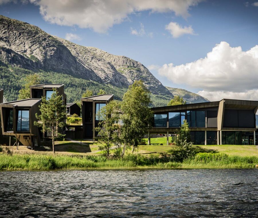 Norway Fjords and Arctic Adventure: Oslo to Lyngen Alps Escape